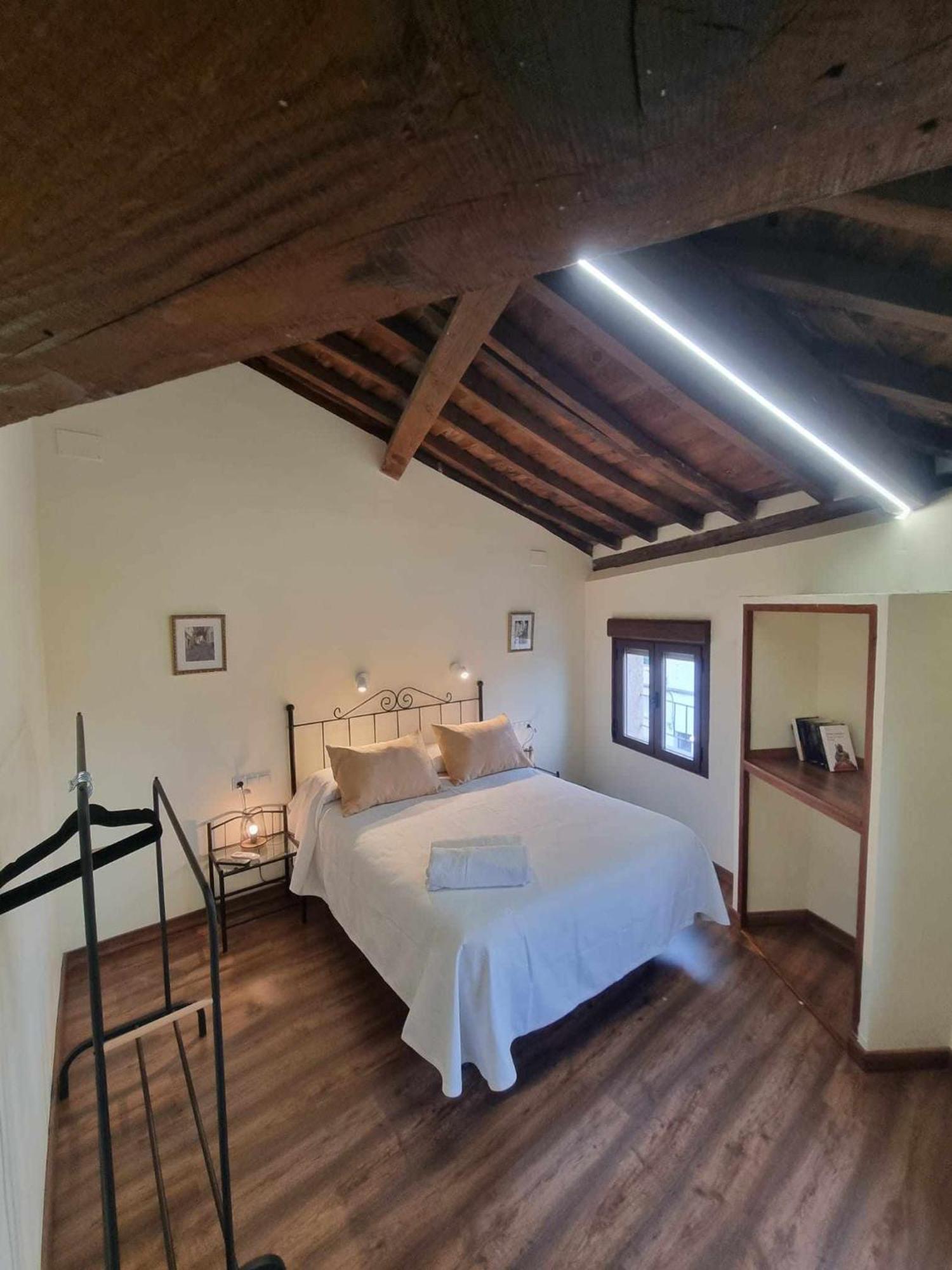 Lanchas De La Vera Madrigal de la Vera Luaran gambar